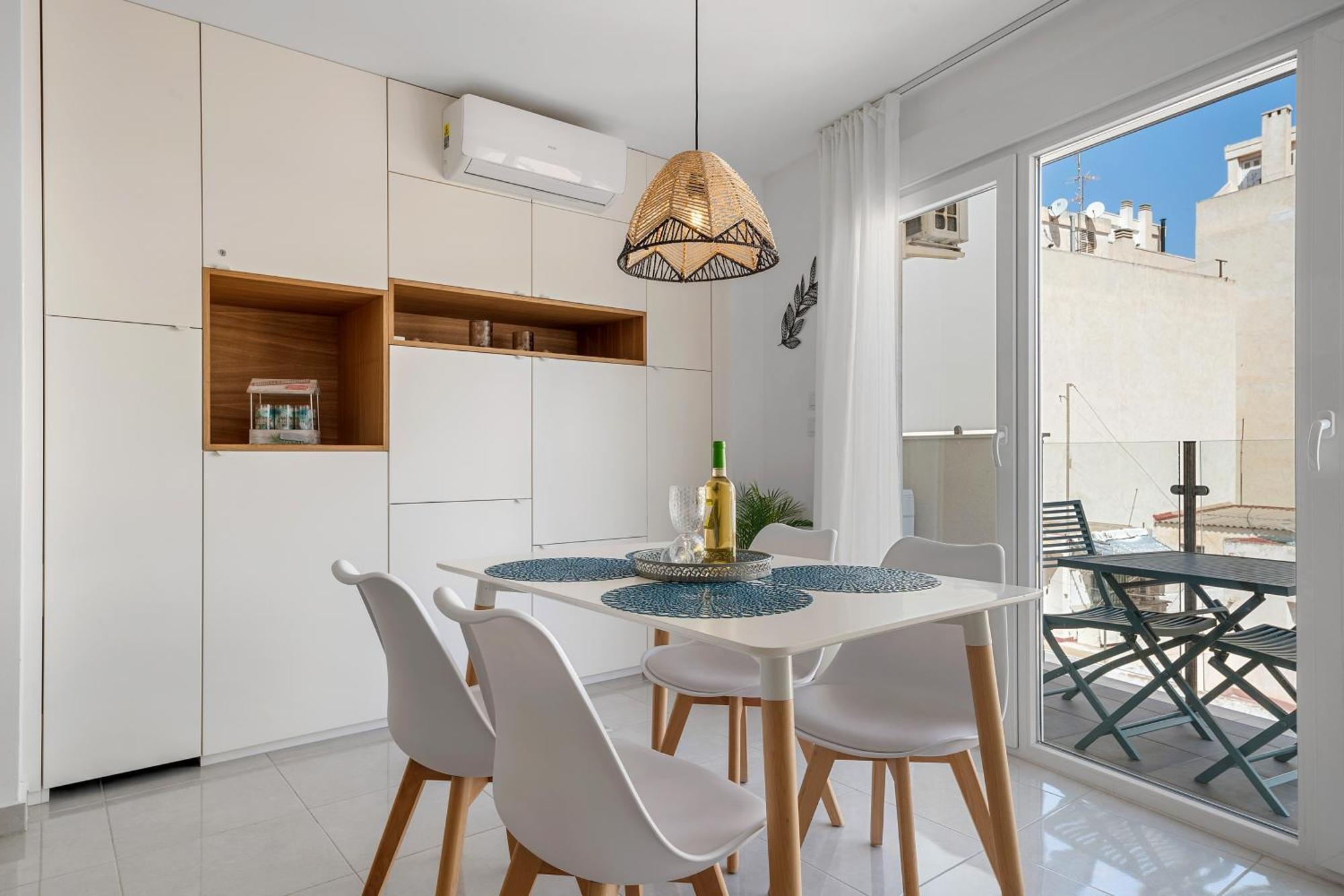 Casa Amorosa Apartment With Pool - Close To Beach, City Centre And Bus Station Torrevieja Exterior photo